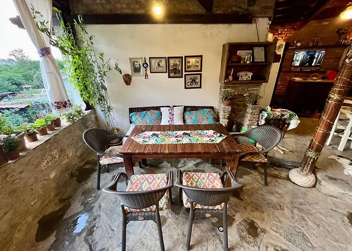 Gazde/Camere de închiriat Mystic *