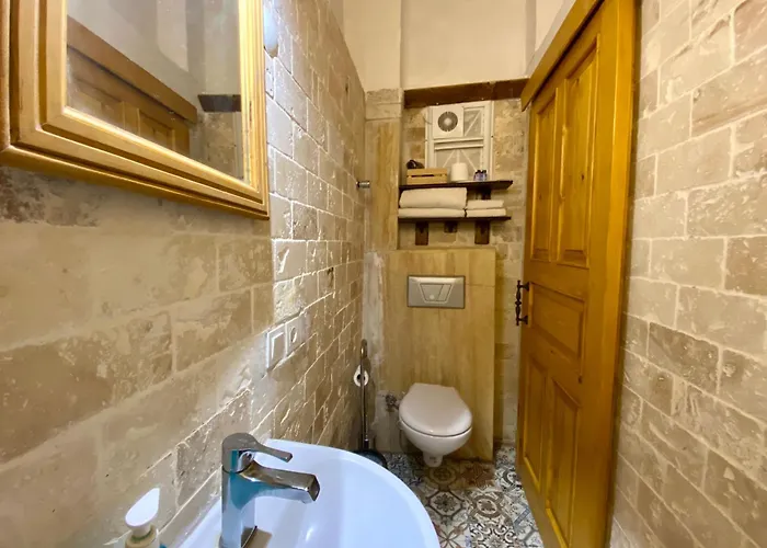 Mystic Gazde/Camere de închiriat *